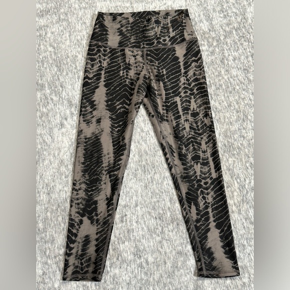 Evolution and Creation Gray & Black Tie Dye Print Brianna Yoga Legging Sz M - Picture 1 of 6